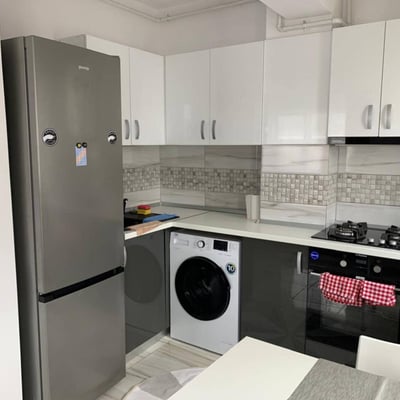 Location d’un studio accueillant avec balcon, secteur 6, Chiajna, Bucarest, Roumanie
